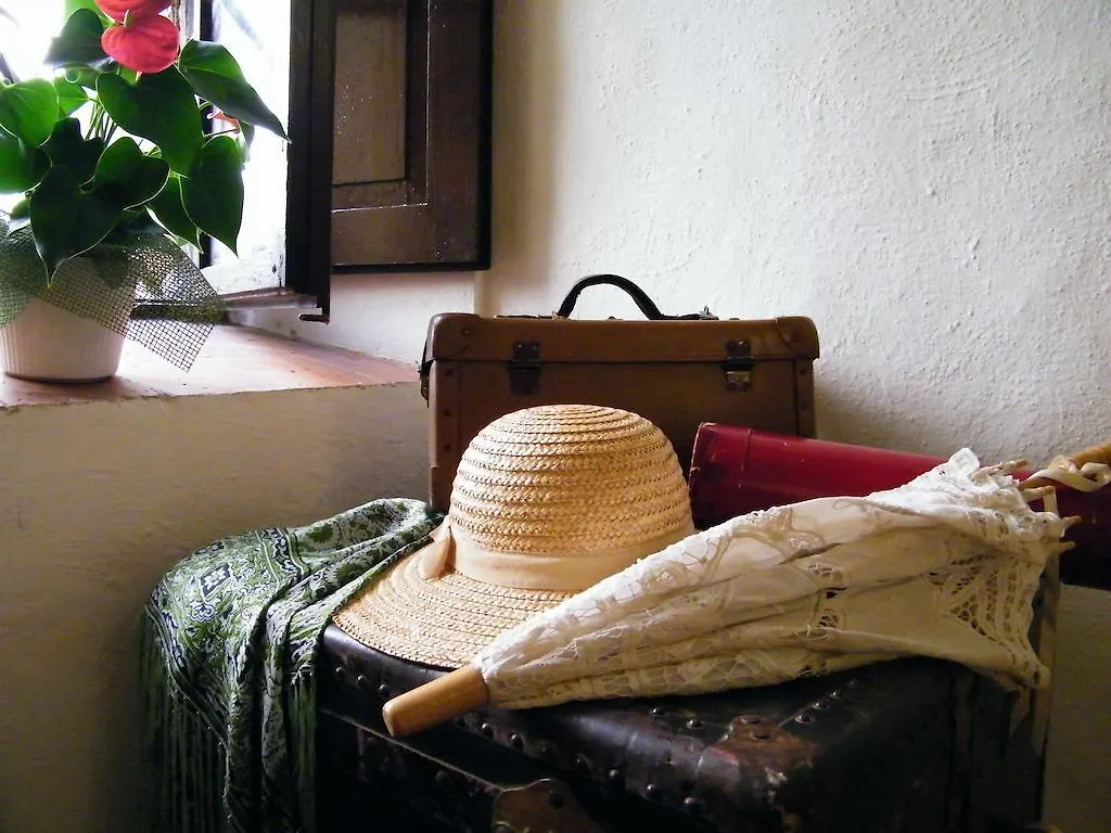 B&B Il Glicine Montefollonico Bed & Breakfast