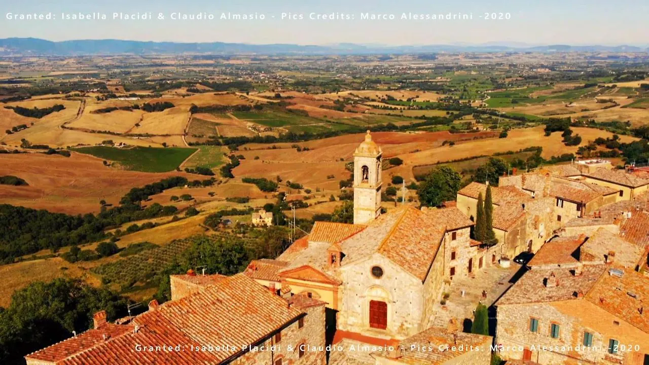 B&B Il Glicine Montefollonico 0*,  Italy