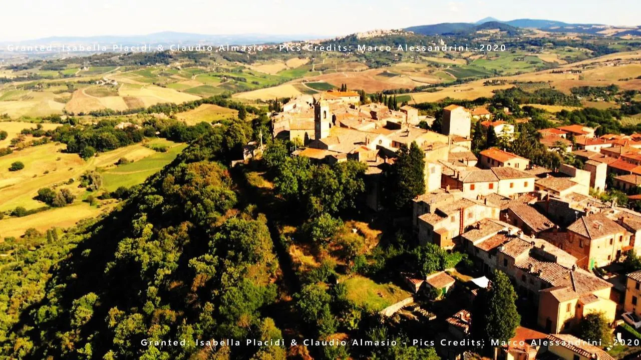 B&B Il Glicine Montefollonico Bed & Breakfast