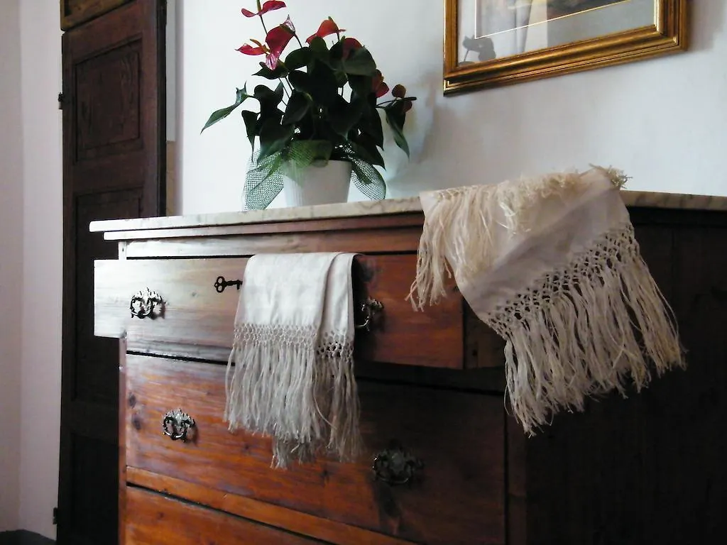 B&B Il Glicine Montefollonico Bed & Breakfast
