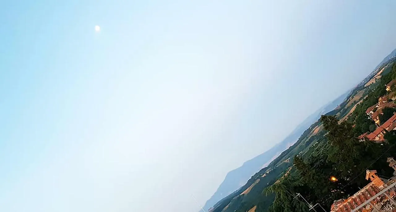 B&B Il Glicine Montefollonico Bed & Breakfast